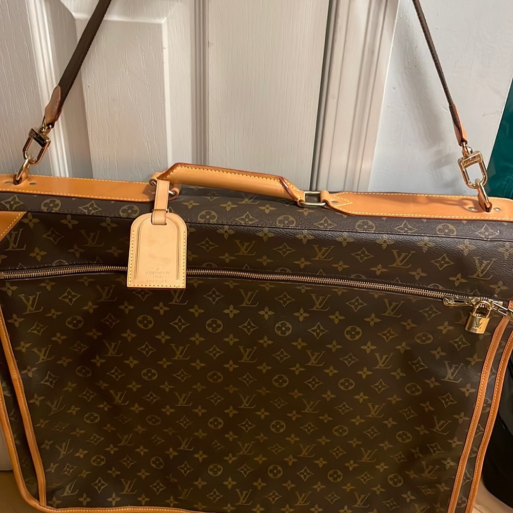 LV Classic Vintage Travel carry on bag. Collectors addition.